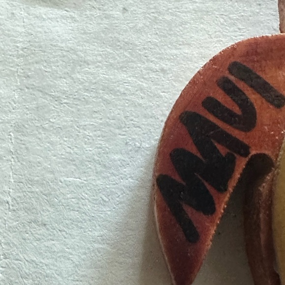 NWOT Wooden Turtle Keychain. Brown and Tan. Authentic Maui, Hawaiian Keychain - Picture 6 of 6